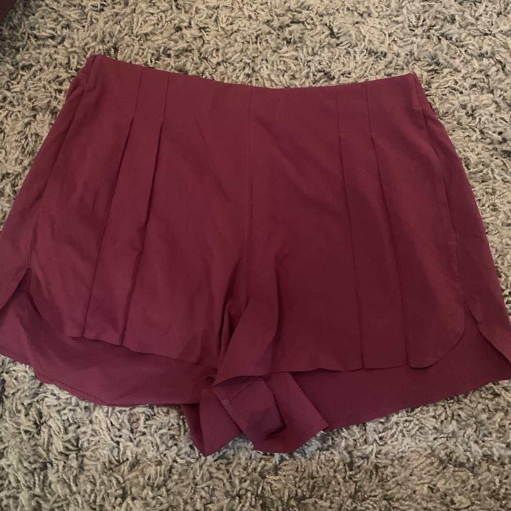 LULULEMON SHORTS